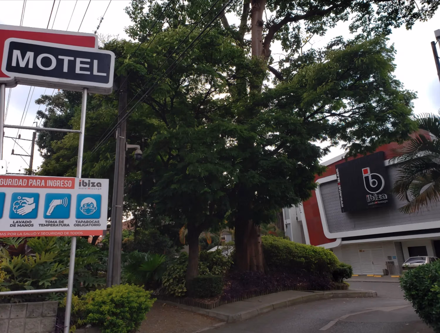 Ibiza Lounge Motel Medellin 3