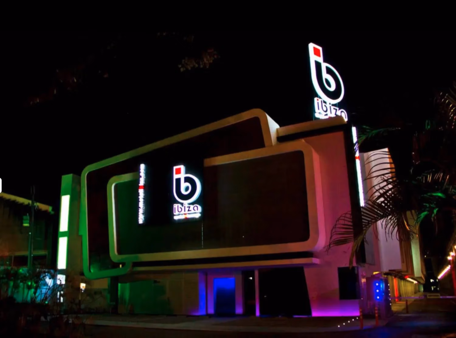 Ibiza Lounge Motel Medellin 4