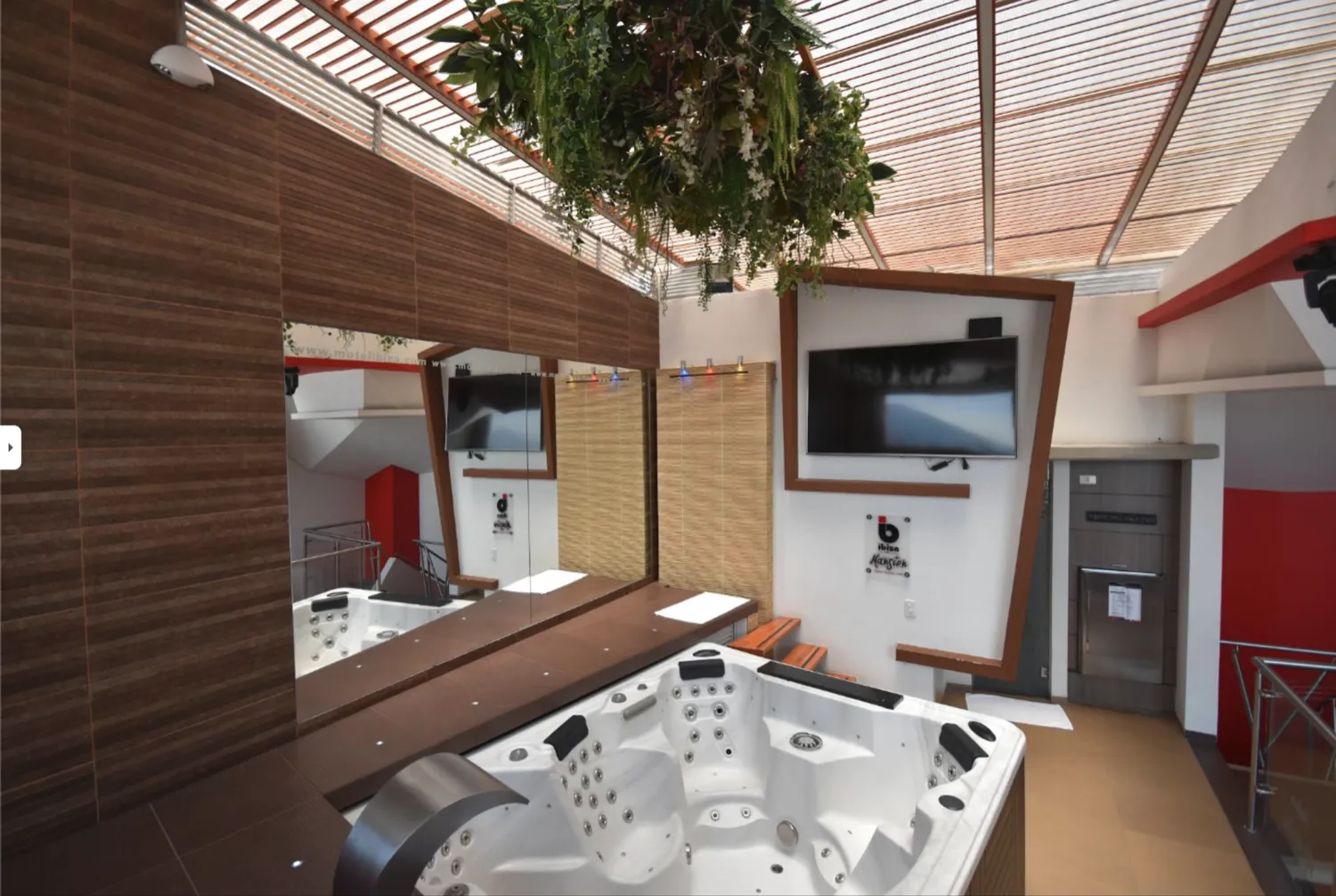 Ibiza Lounge Motel Medellin 7