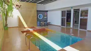 piscina del motel vuelta l mundo cali