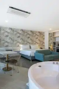 Black Tower Premium 8