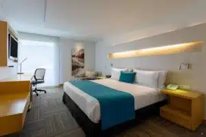 Sonesta 30 Sonesta 27